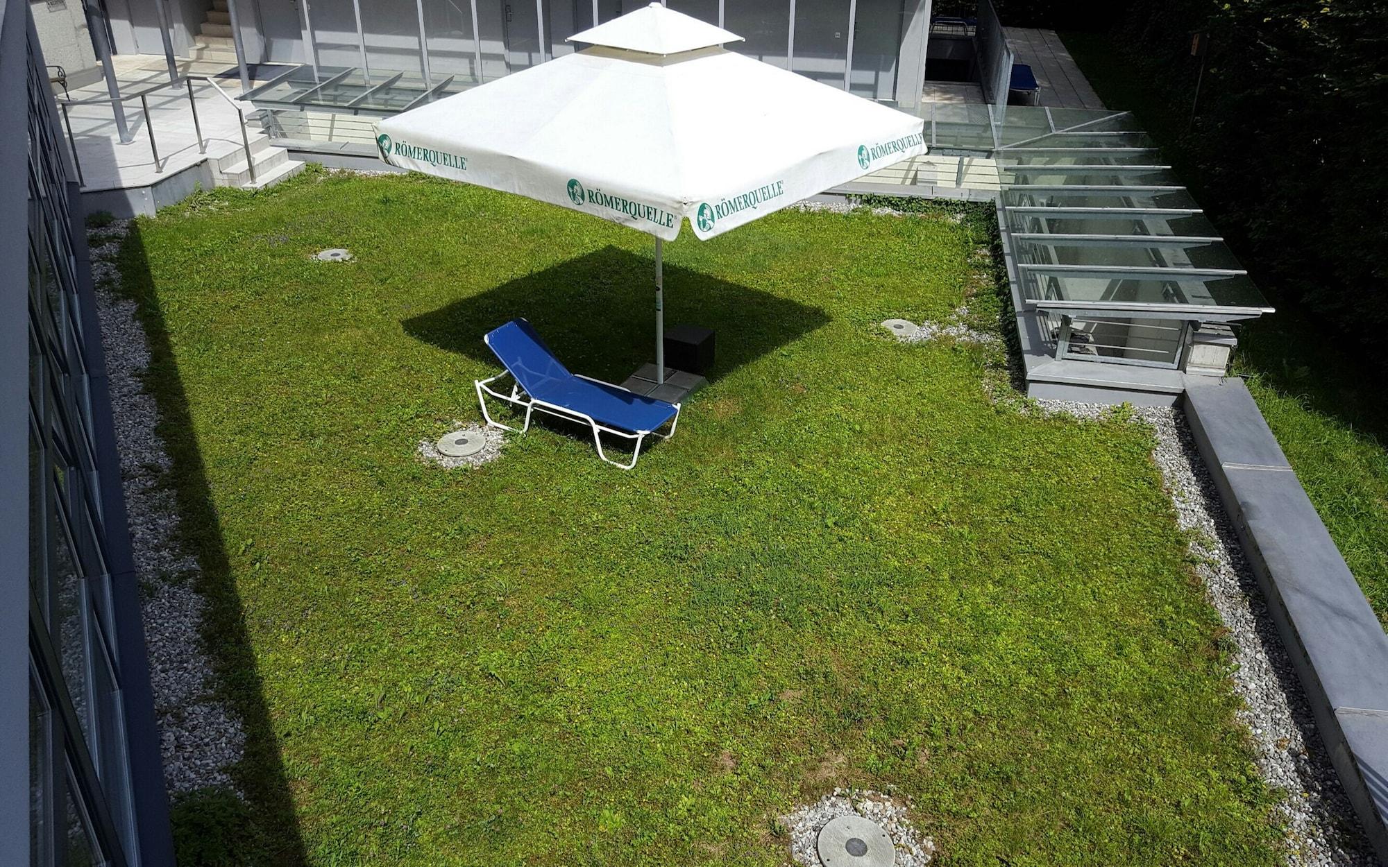 Leonardo Hotel Salzburg City Center Екстер'єр фото