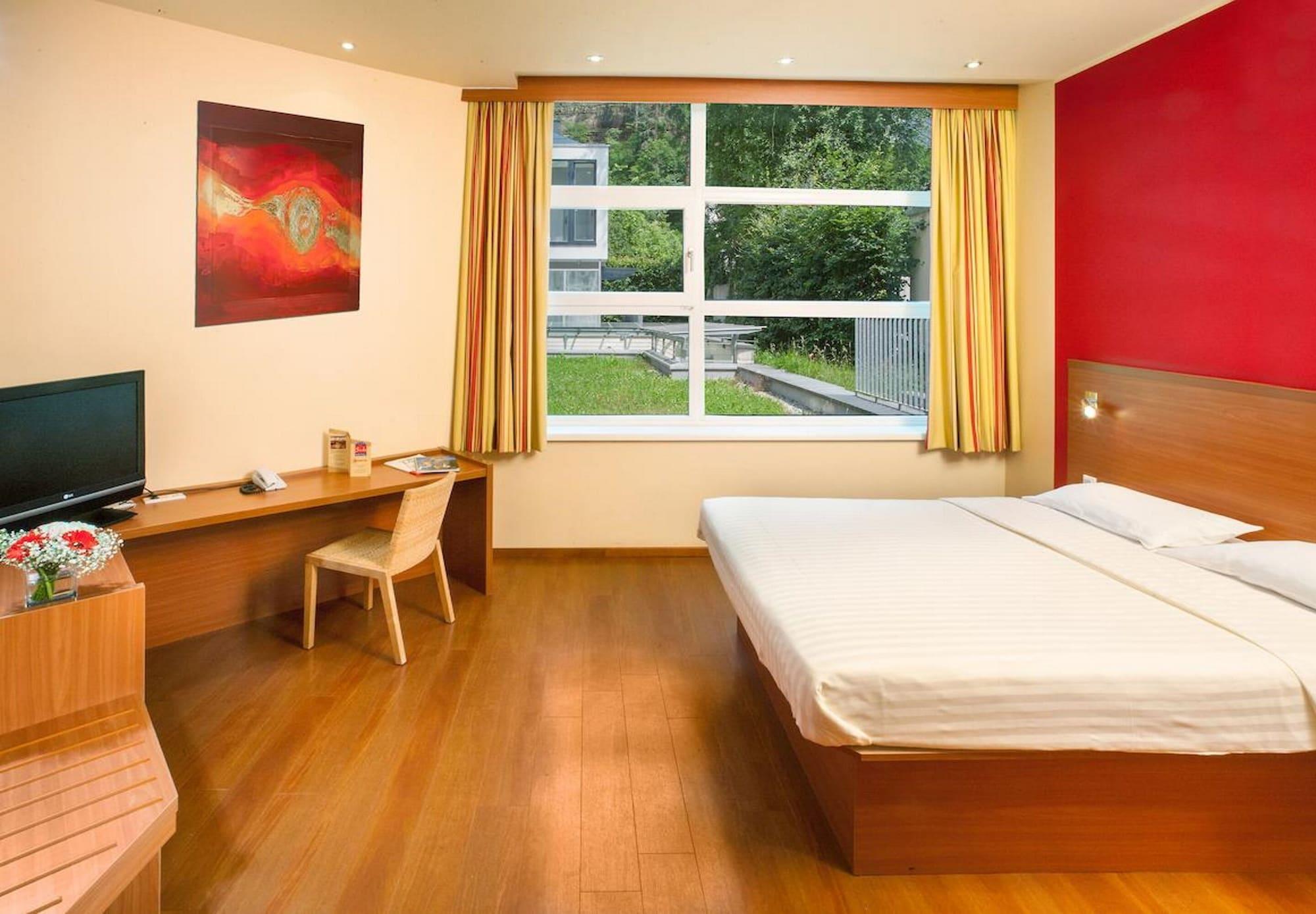 Leonardo Hotel Salzburg City Center Екстер'єр фото