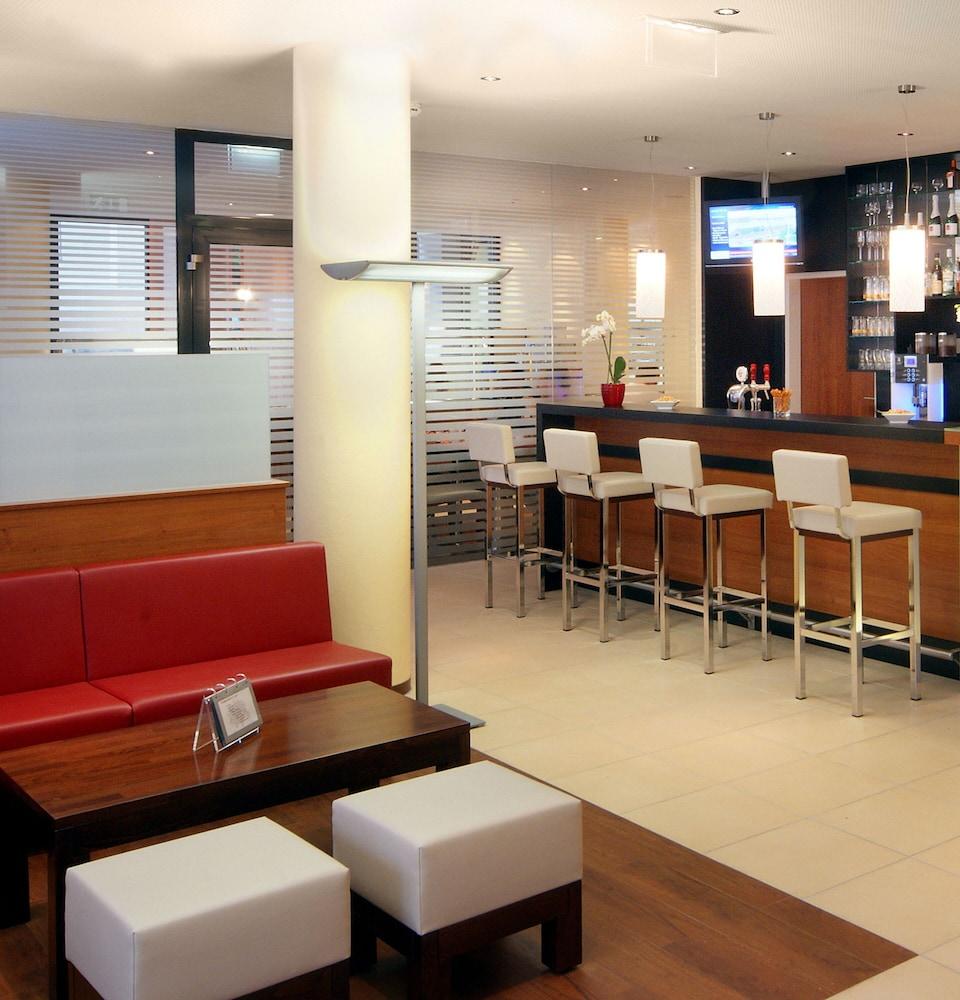Leonardo Hotel Salzburg City Center Екстер'єр фото