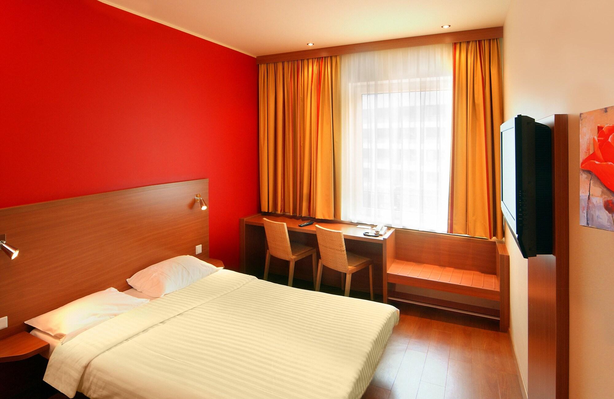Leonardo Hotel Salzburg City Center Екстер'єр фото