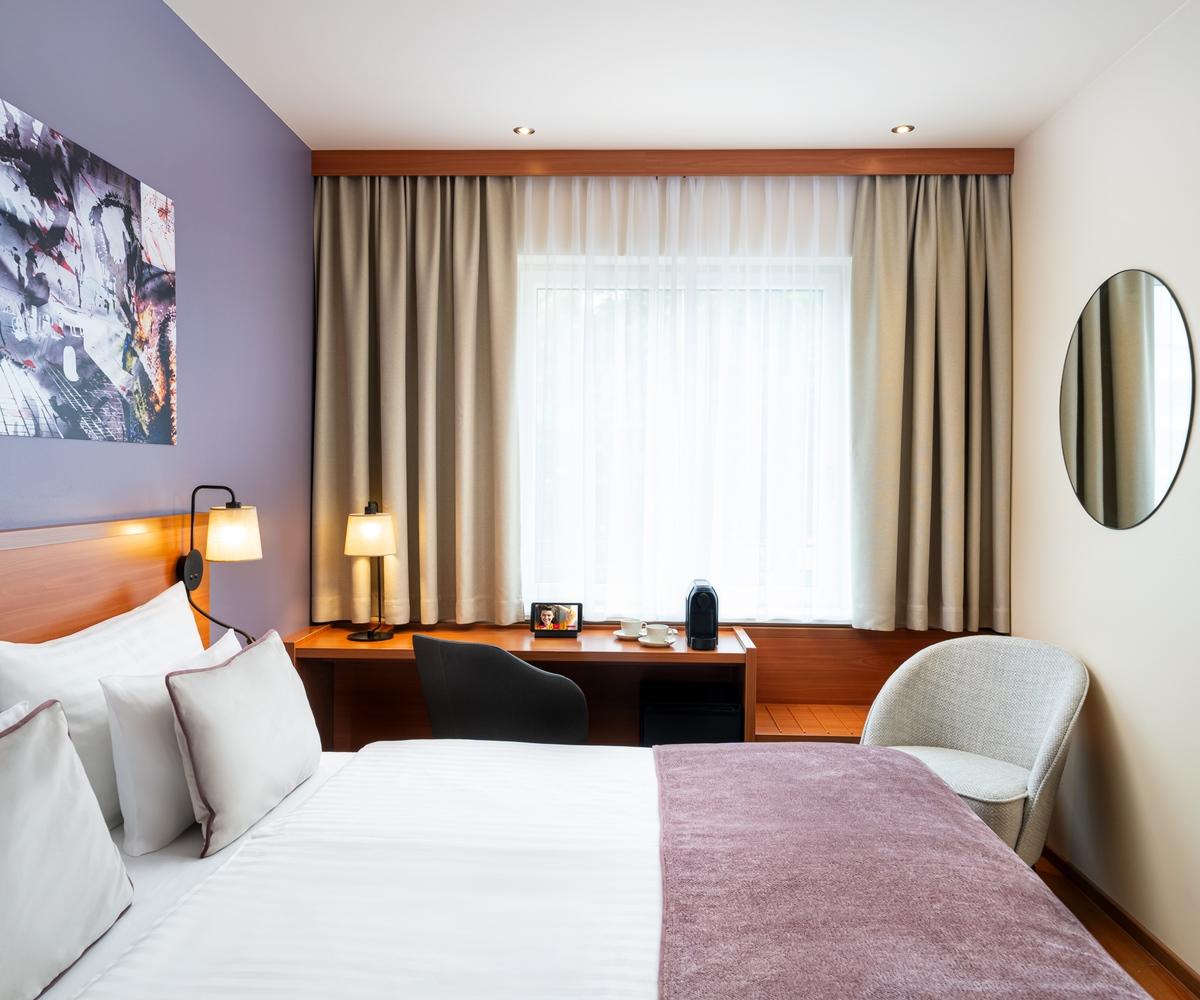Leonardo Hotel Salzburg City Center Екстер'єр фото