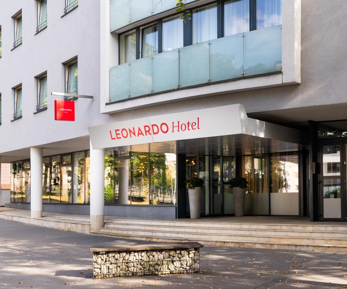 Leonardo Hotel Salzburg City Center Екстер'єр фото