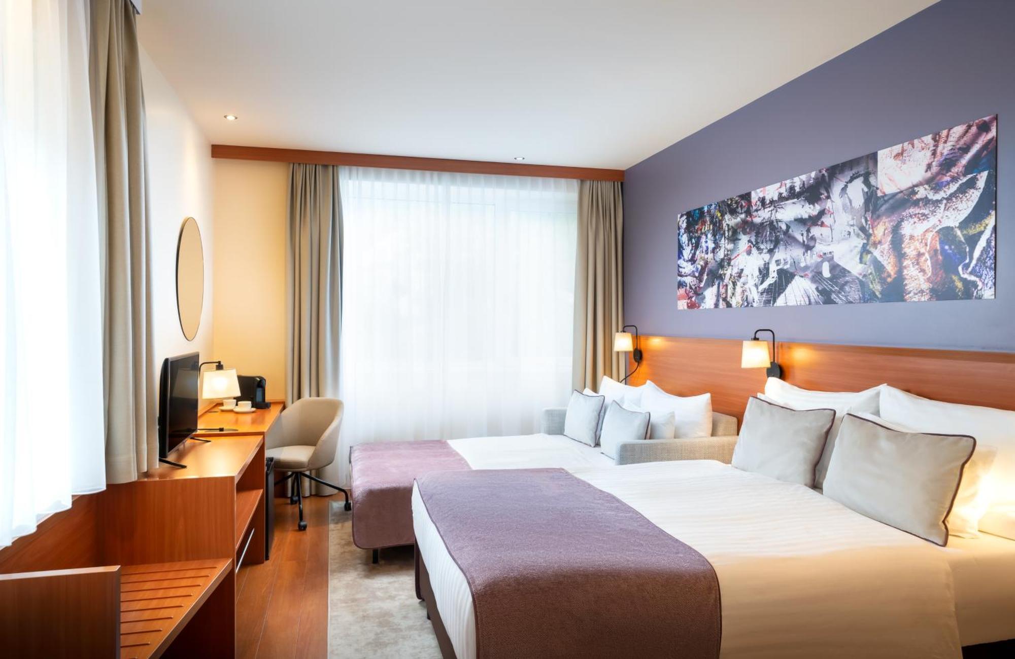 Leonardo Hotel Salzburg City Center Екстер'єр фото