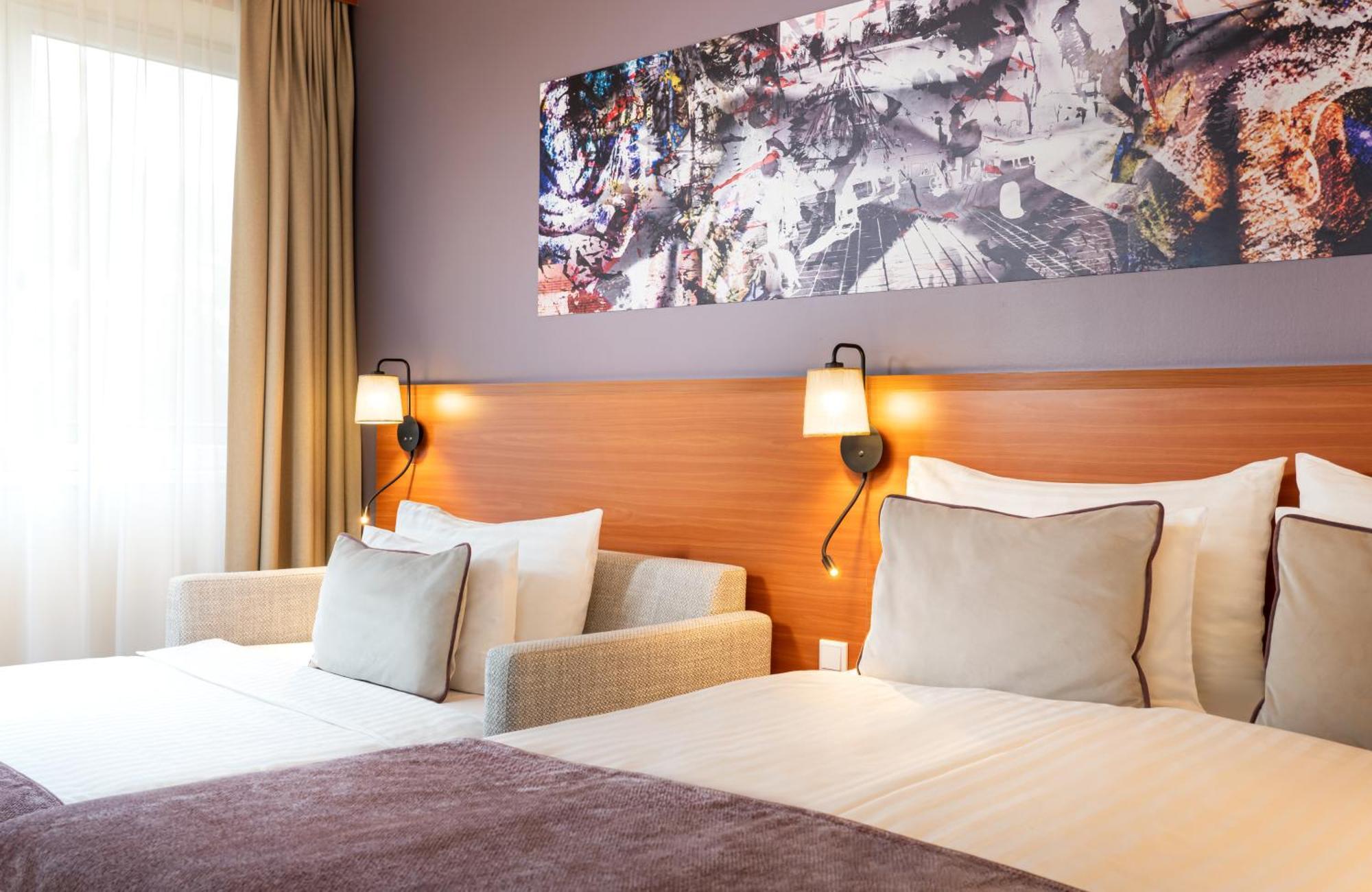 Leonardo Hotel Salzburg City Center Екстер'єр фото