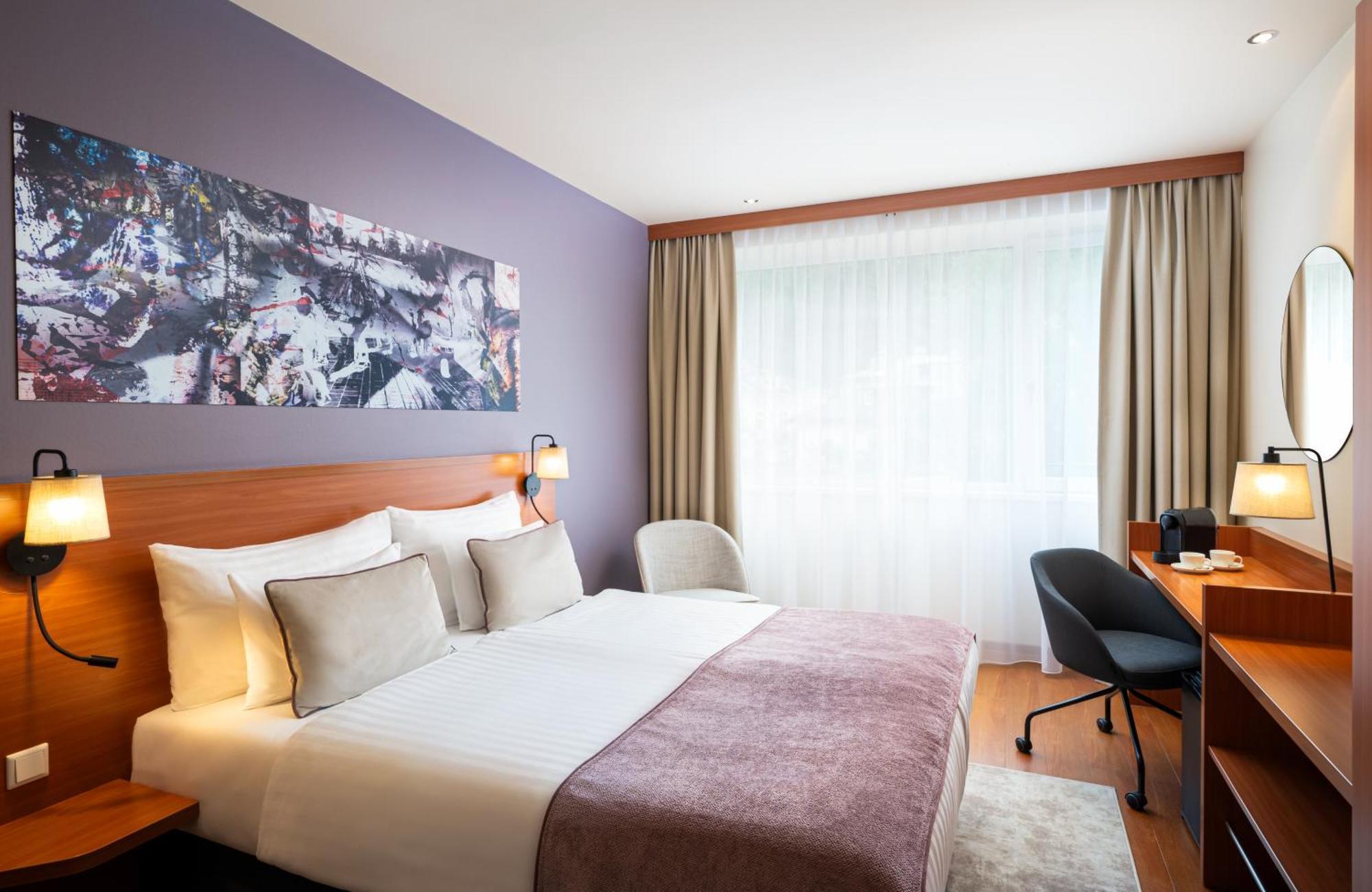 Leonardo Hotel Salzburg City Center Екстер'єр фото