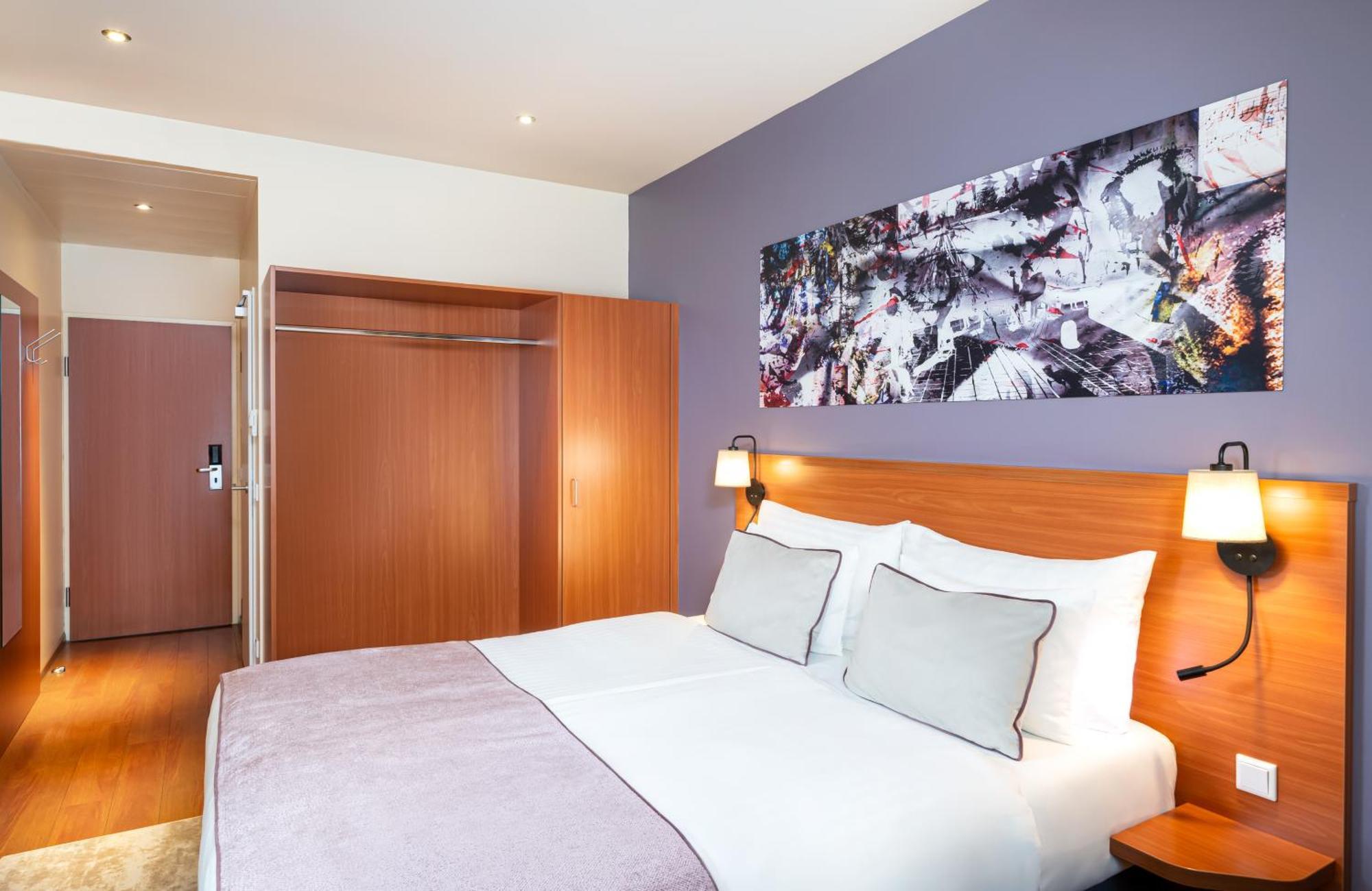 Leonardo Hotel Salzburg City Center Екстер'єр фото